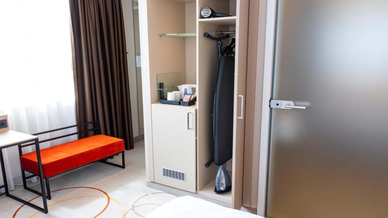 Holiday Inn Amsterdam - Arena Towers By Ihg Екстер'єр фото